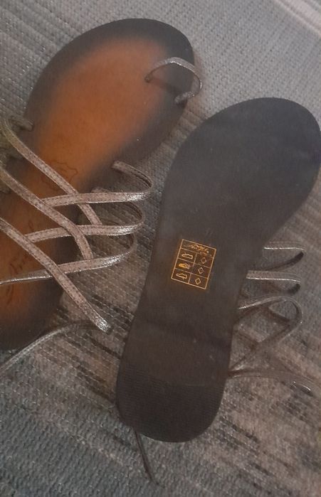 Летни чехли и сандали