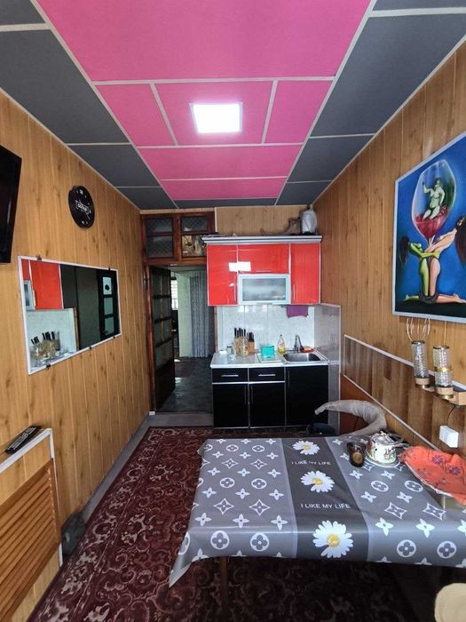 Продается на Карасу-3 3 комнатная квартира. Sotiladi 3 xonali kvartira