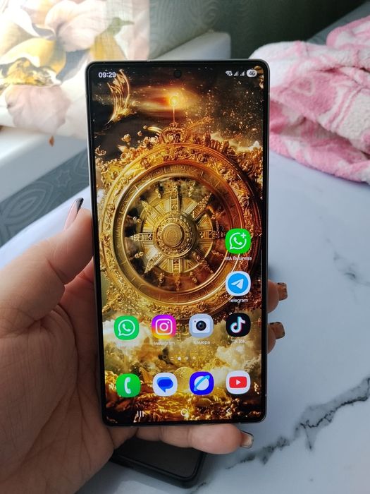 Продам контрактный телефон