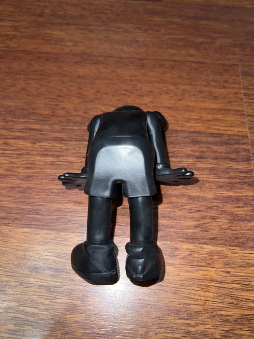 Figurina Kaws Neagra