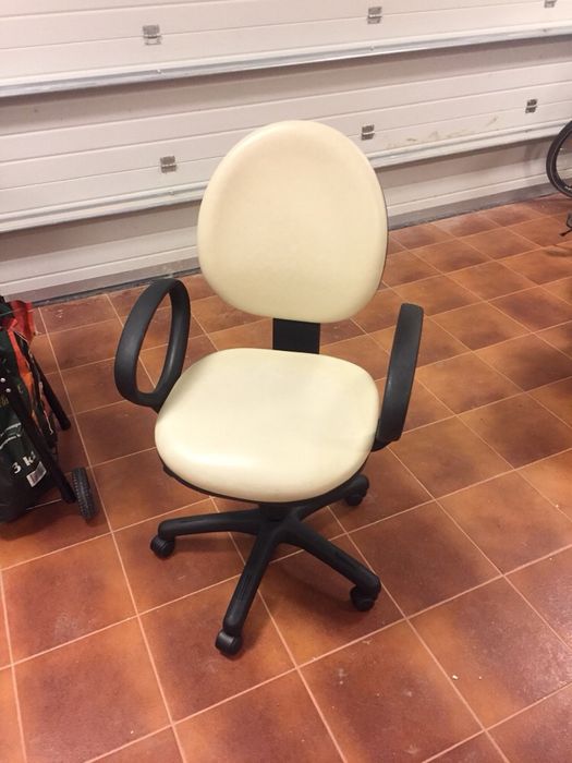 2 броя Офис стола