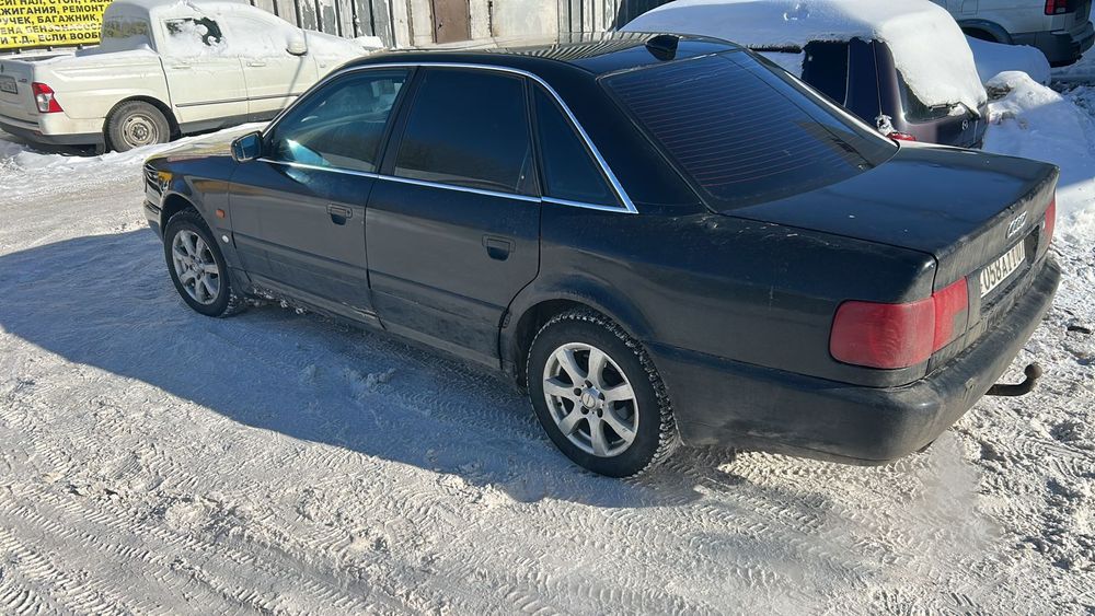 Продам Ауди А6 С4 2.6 объём