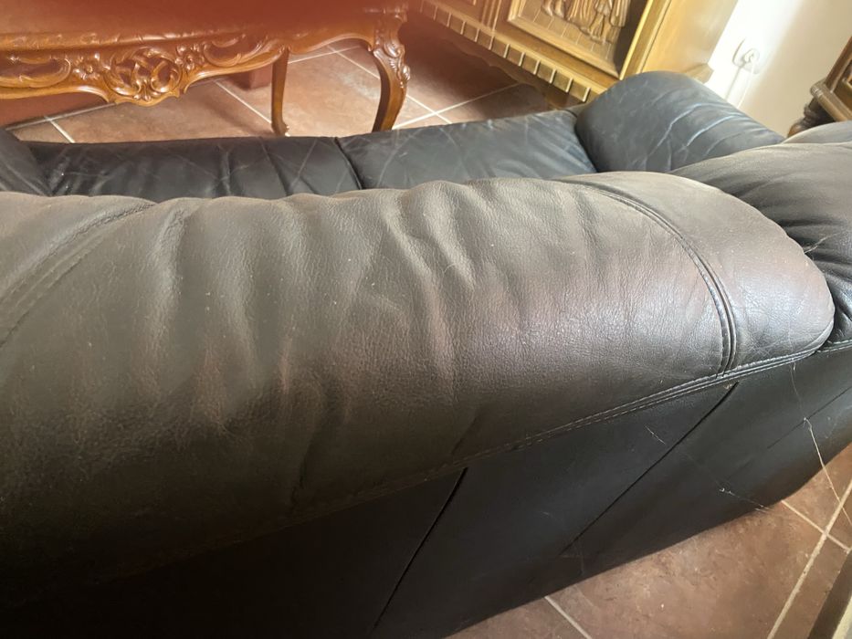 Двуместен диван от естествена кожа!