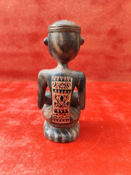 Statuie din lemn