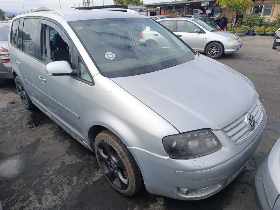 На части! VW Touran 2.0 TDI