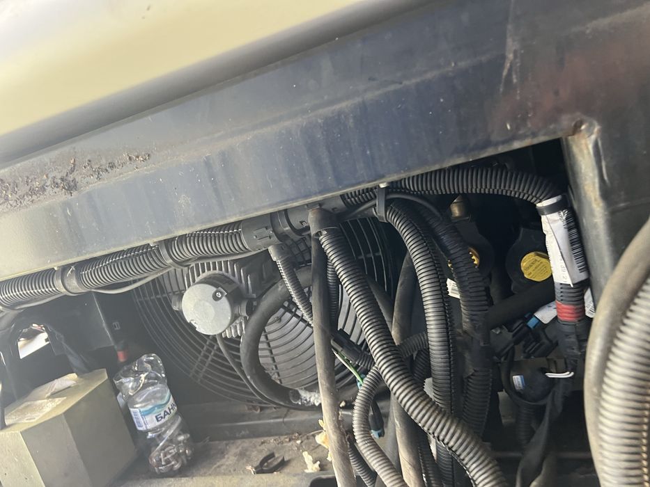 Хладилен Агрегат CARIER -   XARIOS 600 12/220V