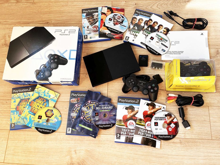 PlayStation 2 Slim модел 90004 с кутия, 5 игри и два джойстика