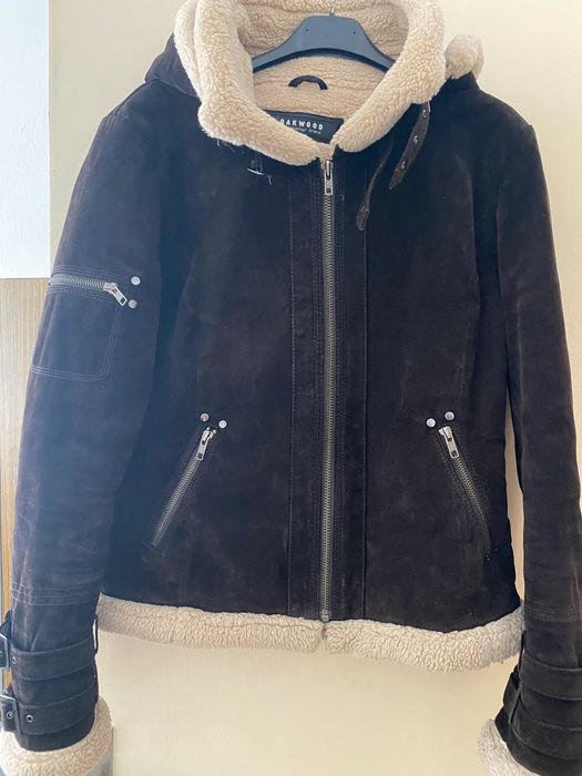 Дамско зимно яке с агнешка кожа и подвижна качулка