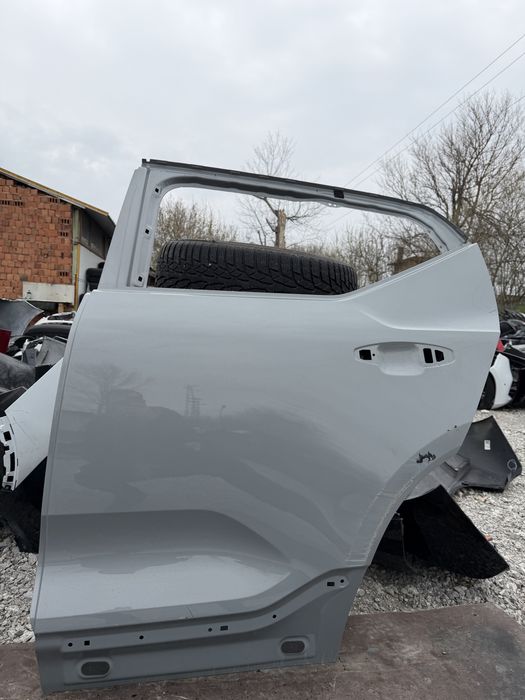Врата Volvo XC40 2018 год.-