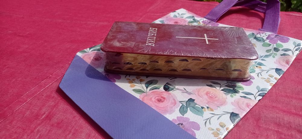 Християнски подаръци за жена - подаръци с християнско послание