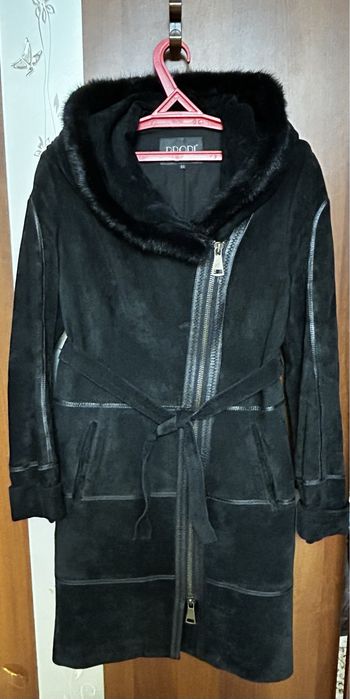 Замшевый плащ.