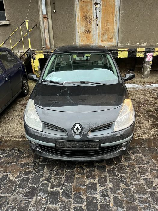 Far stanga/Far dreapta fata Renault Clio 3 2005-2009 halogen