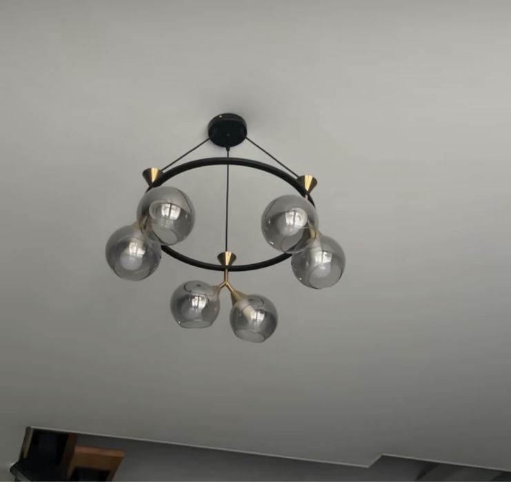 Продам люстру 5000