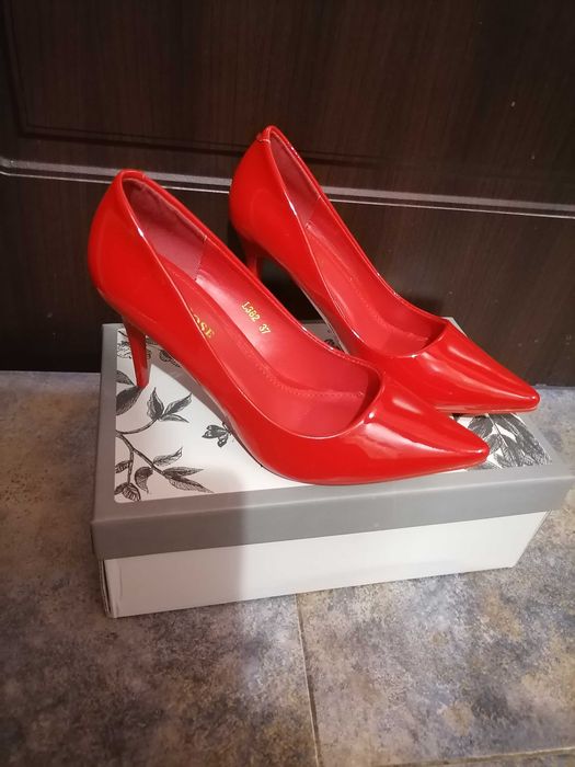 Дамски обувки на ток