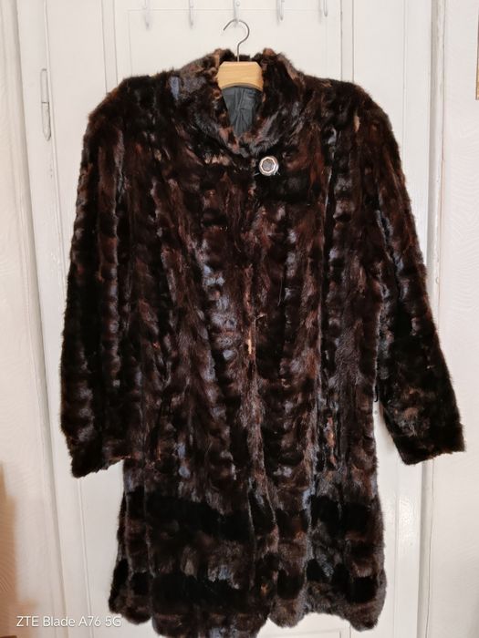 Продавам кожено палто, пелерина