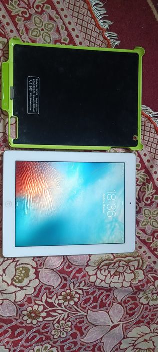 Планшет Apple iPad 2 32GB (с поддержкой SIM-карты