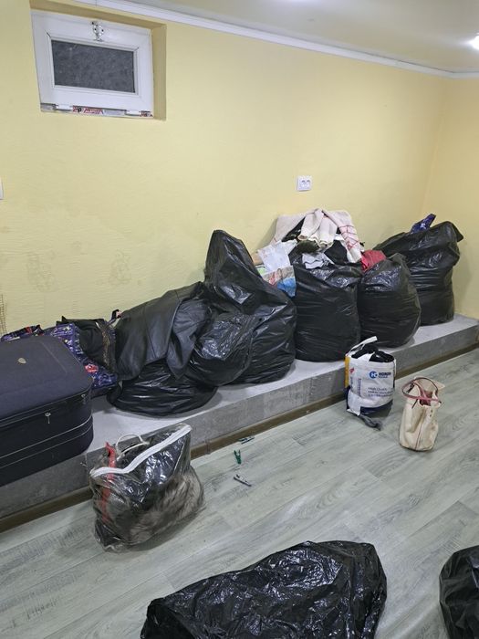 Одежда всё в основном б/у но всё хорошее