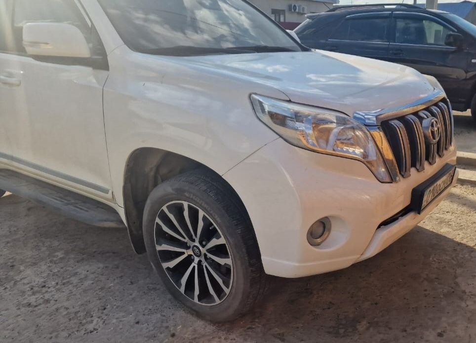 Продам  переднии и заднии часть Прадо