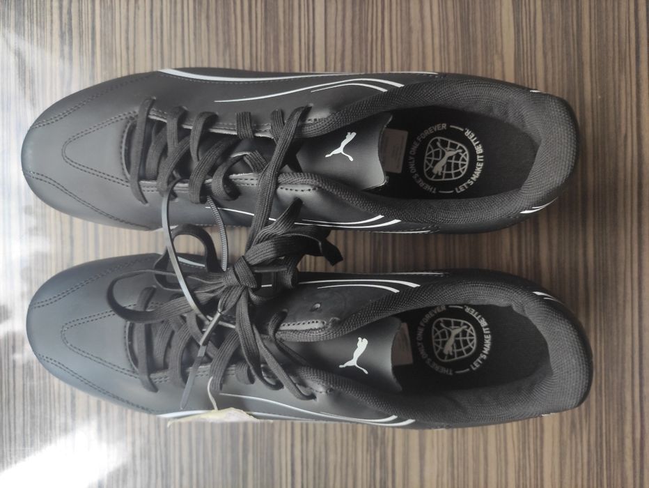 Ghete de fotbal noi Puma marimea 43