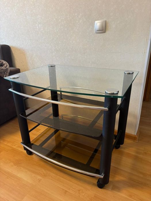 Продам телевизор Akura вместе с тумбой