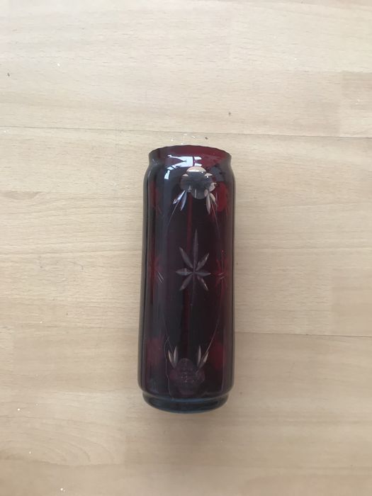 Ваза от червен кристал 20 см.