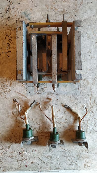 Продам реле РЭС8, ЭМРВ-27Б