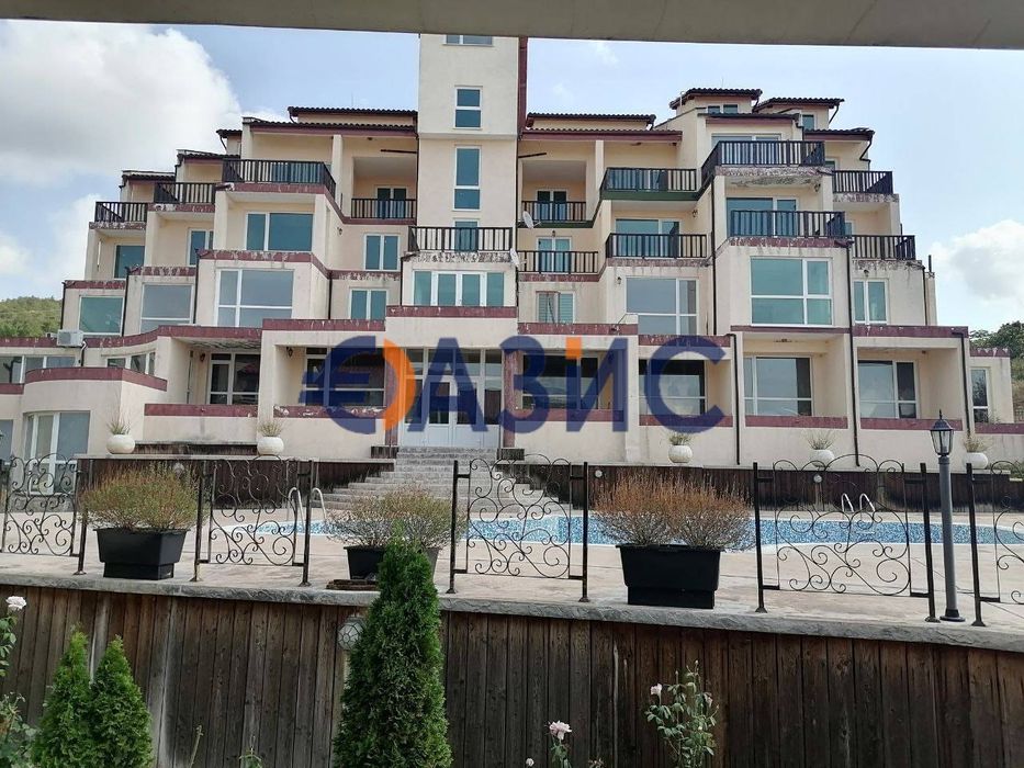 Продава се Многостаен апартамент в с. Кошарица, Област Бургас - 462 кв.м за 221 €/кв.м - Снимка #6