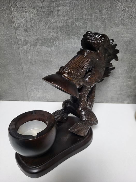 Статуэтка дракона