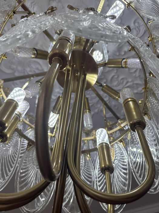 Люстру продаю в отличном состоянии