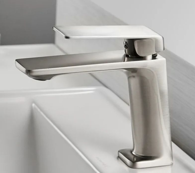 Термостатичен смесител , душ, слушалка и чучур. Инокс. За вграждане