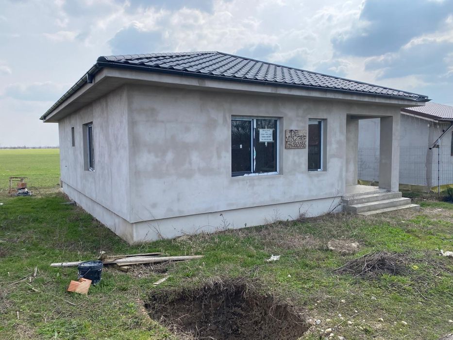 Vand casa individuala 3 Camere preț 55000€
