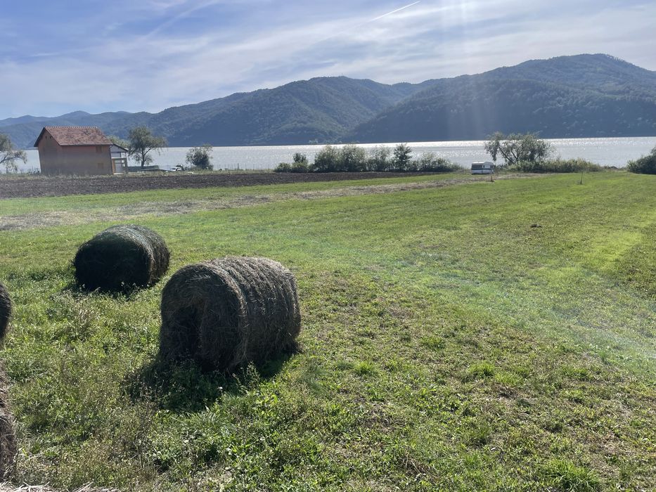 Vand teren cu iesire la Dunare