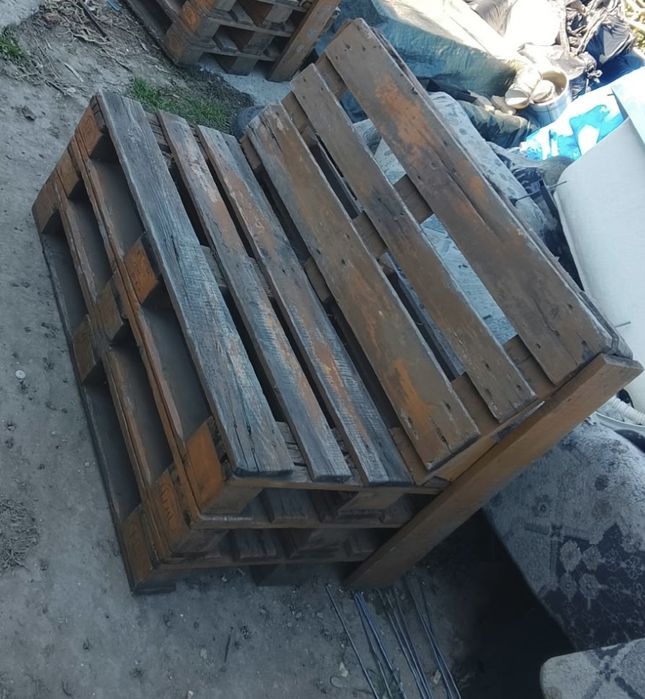 Canapea sezlong paleți lemn set 2 buc necesită recondiționare terasă grădină curte rustică traditinala iasi ofer transport 49 lei bucata iasi