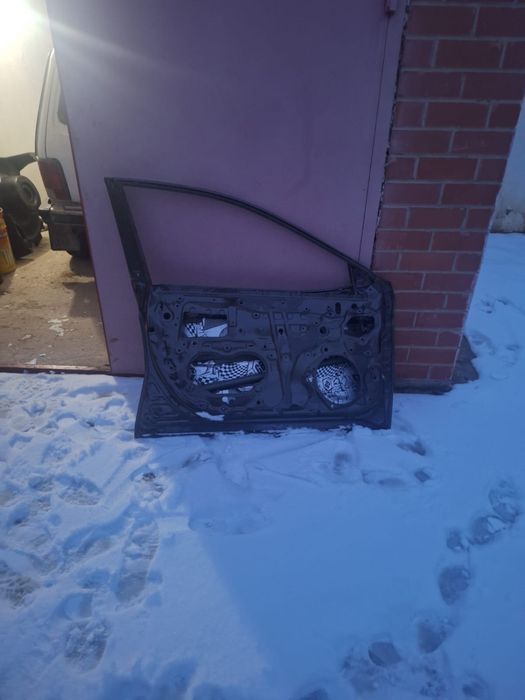 Срочно продается Водительский дверь!