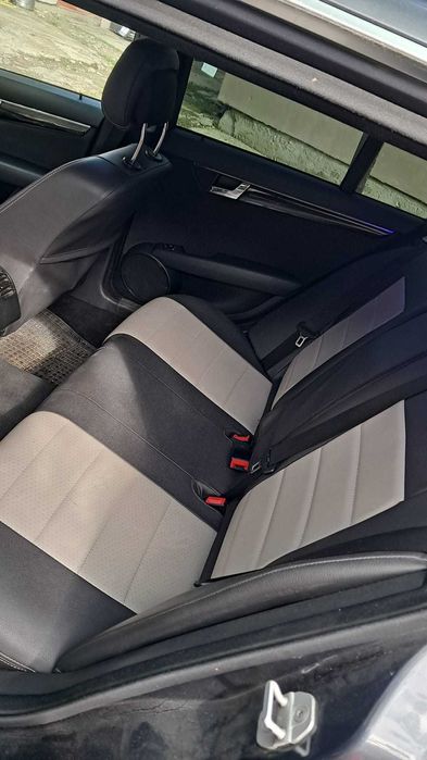 Vand mercedes c200 an 2008 sau schimb cu atv
