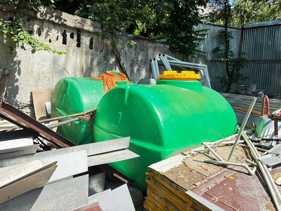 Продам емкость для воды.