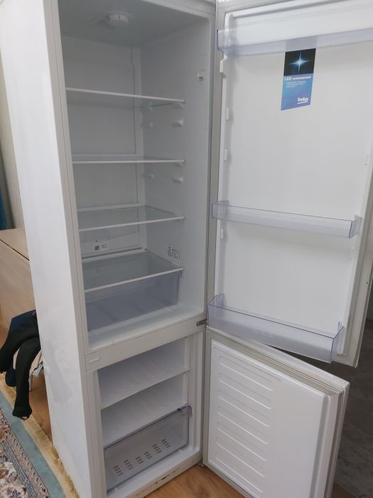 продается холодильник beko