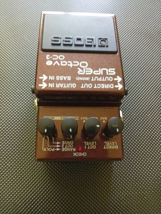 Продавам BOSS SUPER octave oc -3