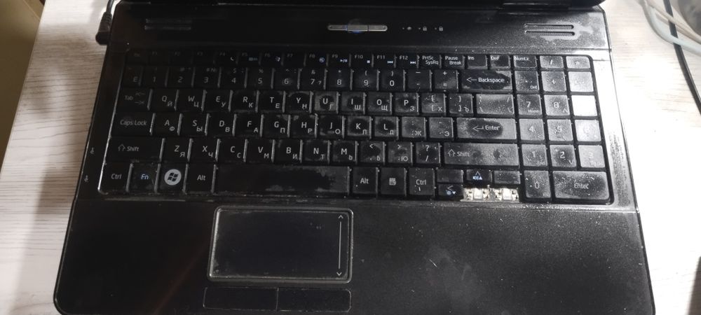 Ноутбук Emachines E725 series