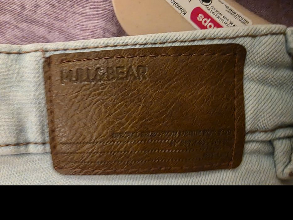Blugi Pull&Bear albastru deschis - 42 EUR
