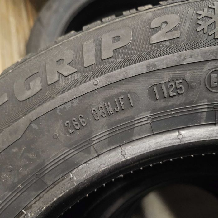 2 Нови зимни гуми 185/65R14 Semperit Master-Grip 2 86T DOT2025