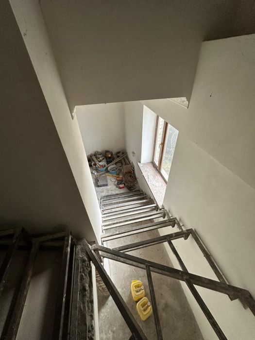 Продам дом, 3 этажа, элитный район