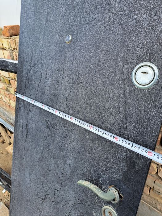 Дверь уличная двустворчатая