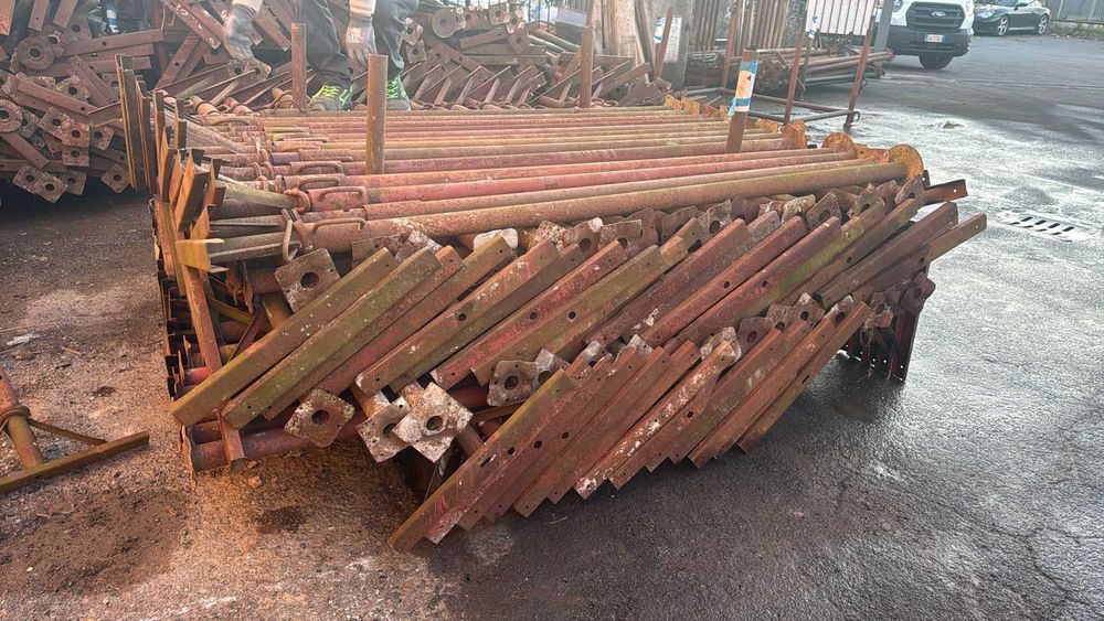 inchiriere popi metalici pentru constructii