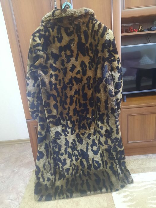 Продам шубу цигейковую женскую