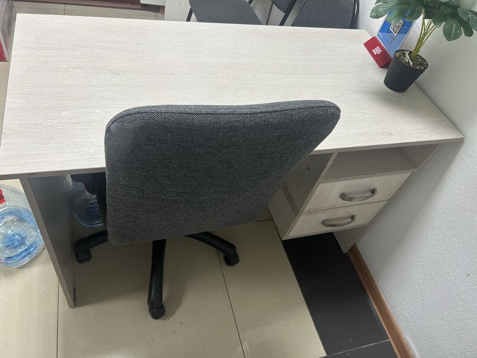 Продам офисную мебель