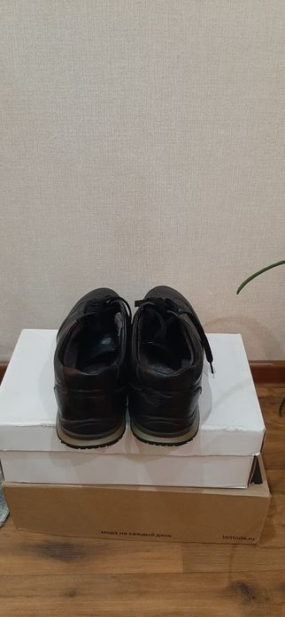 Продам зимние кроссовки