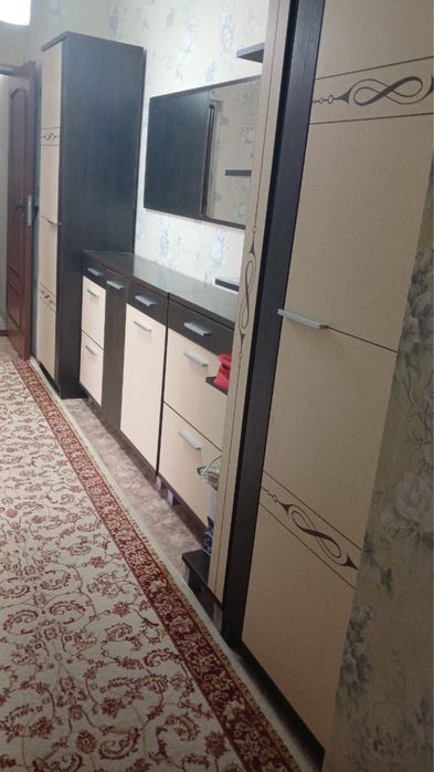 Продам гарнитур с зеркалом