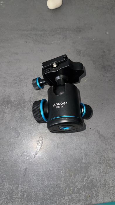 Шаровая головка штатива