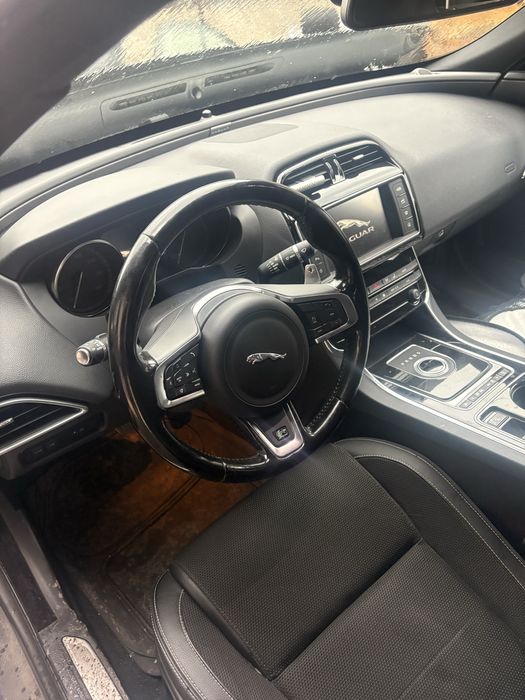 Jaguar XE 2.0D на части